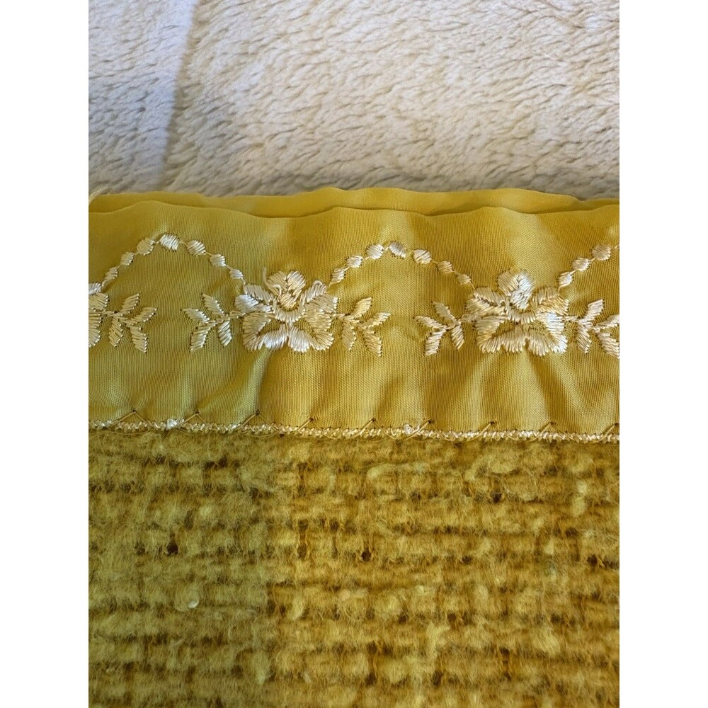 Vintage Mustard Yellow Gold Waffle Weave Blanket Twin Throw MCM Retro Cozy 72x86